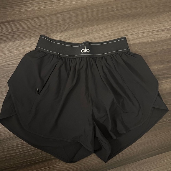 ALO Match Point Short - Picture 3 of 4